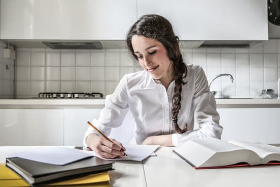 臺風(fēng)紅色預(yù)警多少級